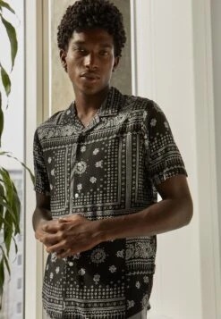 Pier One Unisex - Shirt - Black 9 Pier One Unisex - Shirt - Black -Pier One Sales Store f1f41040afc04553bf31d58a923943f8