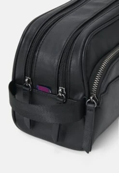 Pier One Wash Bag - Black -Pier One Sales Store f533c08f73014507a19f0f1471b18552