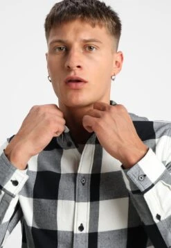 Pier One Shirt - Black/White 9 Pier One Shirt - Black/White -Pier One Sales Store f53db08a39734cb0a9045c08ab5cf6e6