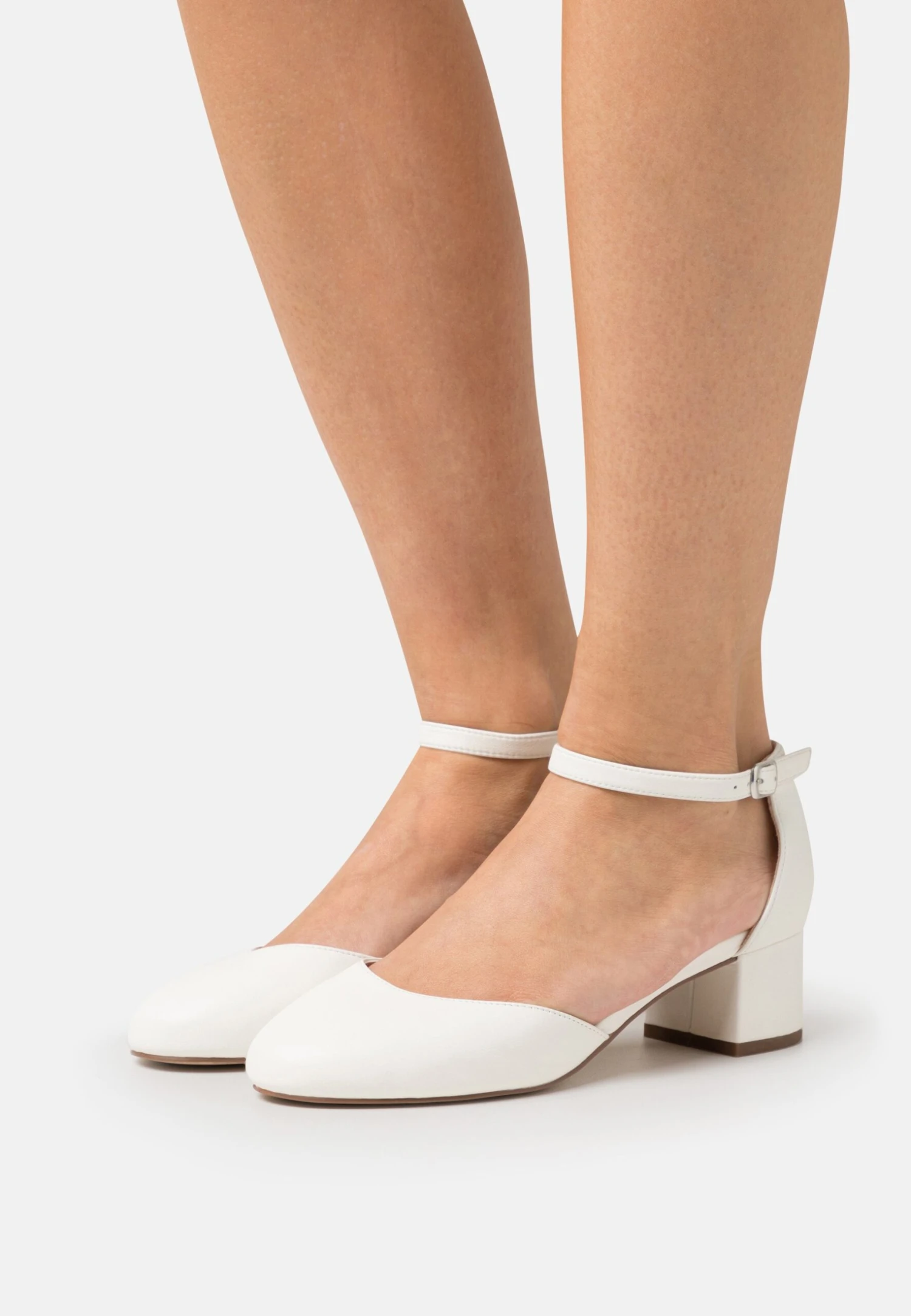 Pier One Leather - Classic Heels - White 1 Pier One Leather - Classic Heels - White